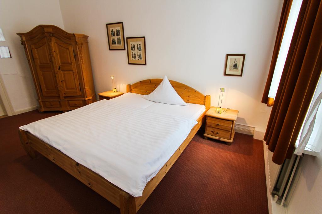 Gastehaus Deutsches Haus Hotel Northeim Ngoại thất bức ảnh