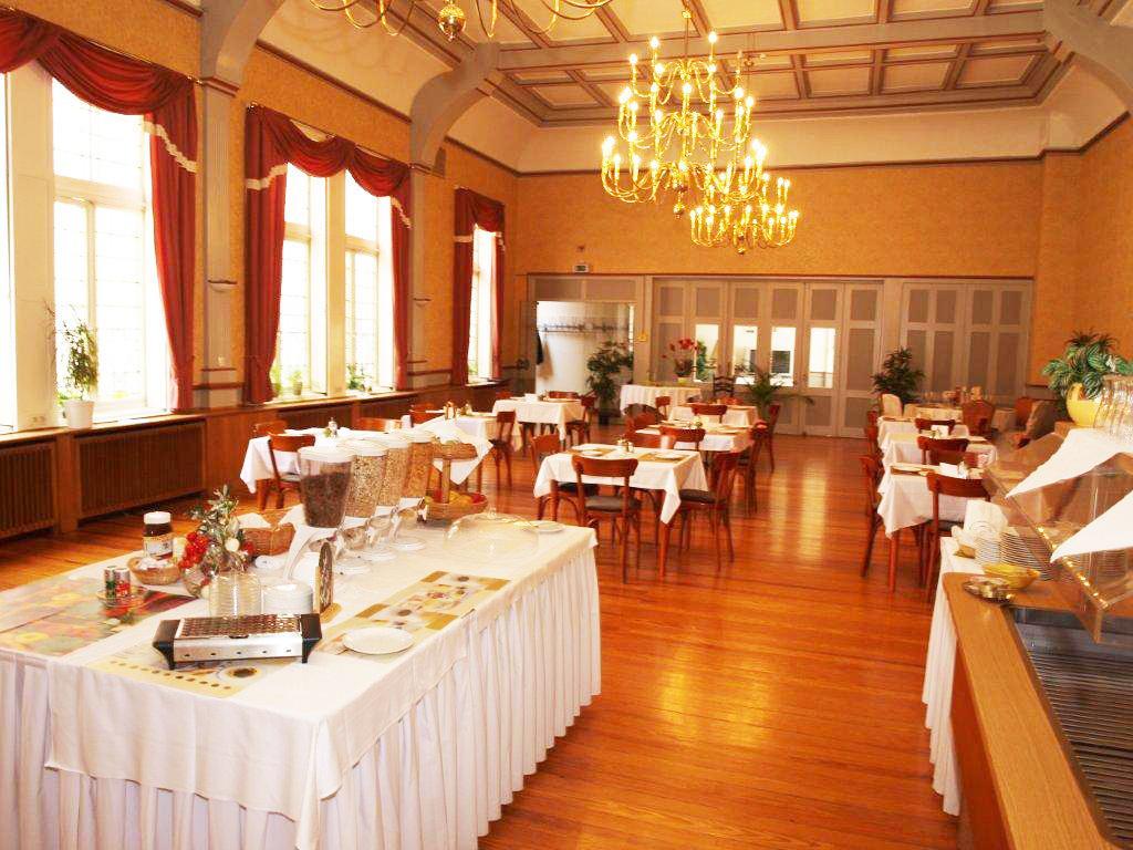 Gastehaus Deutsches Haus Hotel Northeim Ngoại thất bức ảnh